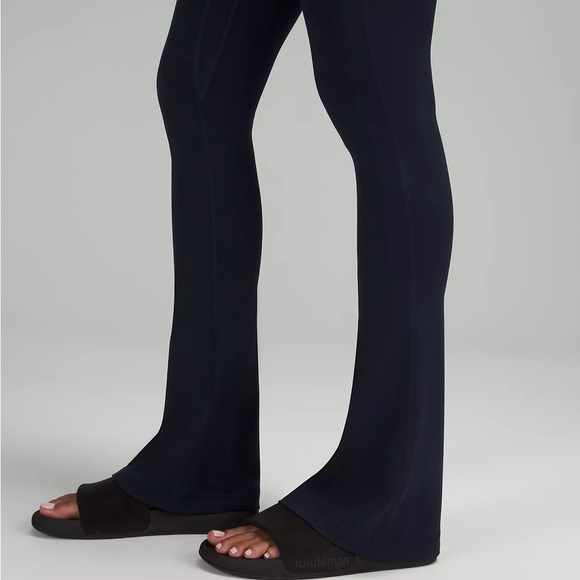 Lululemon Mini Flare 🌟NWT🌟 Align High-Rise Mini Flared Pant 28" TrueNavy SOLDOUT - Picture 6 of 7